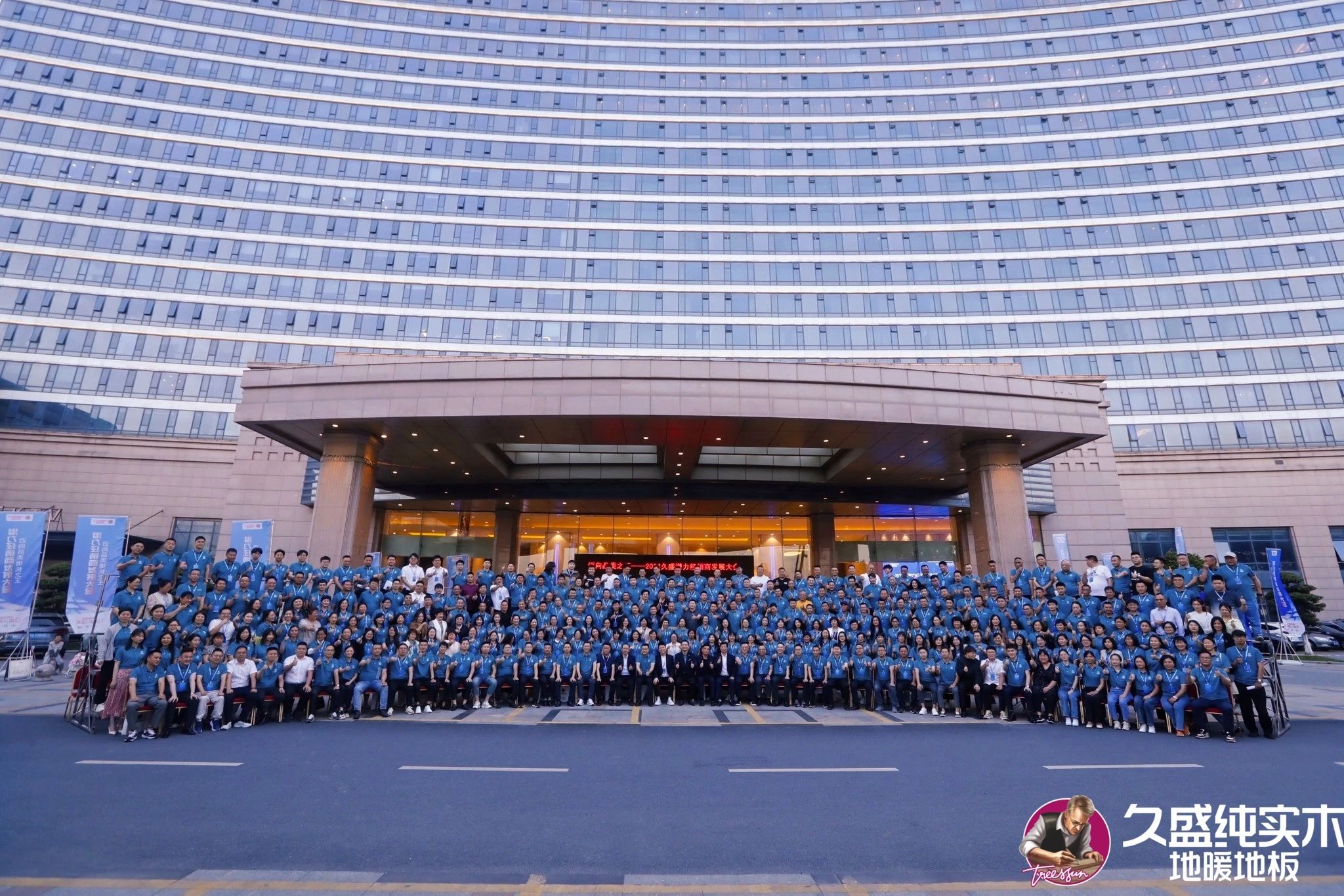 1727421709163136gabx.jpg bbb.jpg